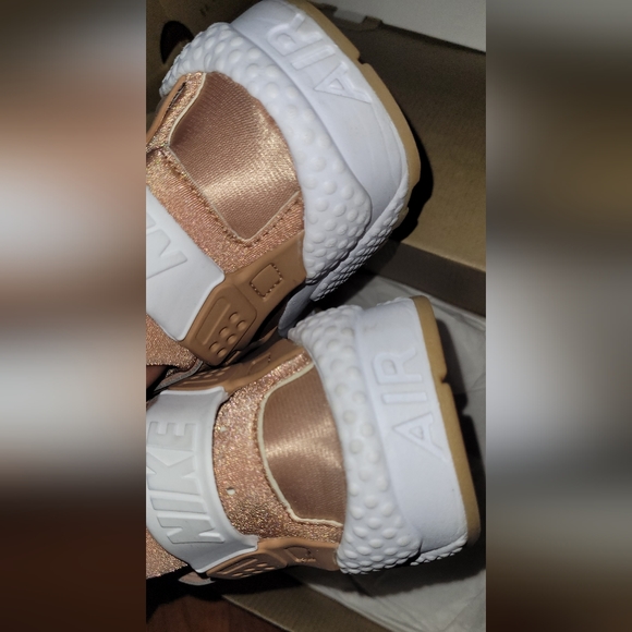 woman's air huarache run nike sneakers - Picture 9 of 11